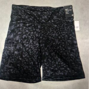 GAPFit Black Patterned High-Rise Women’s Bike Shorts